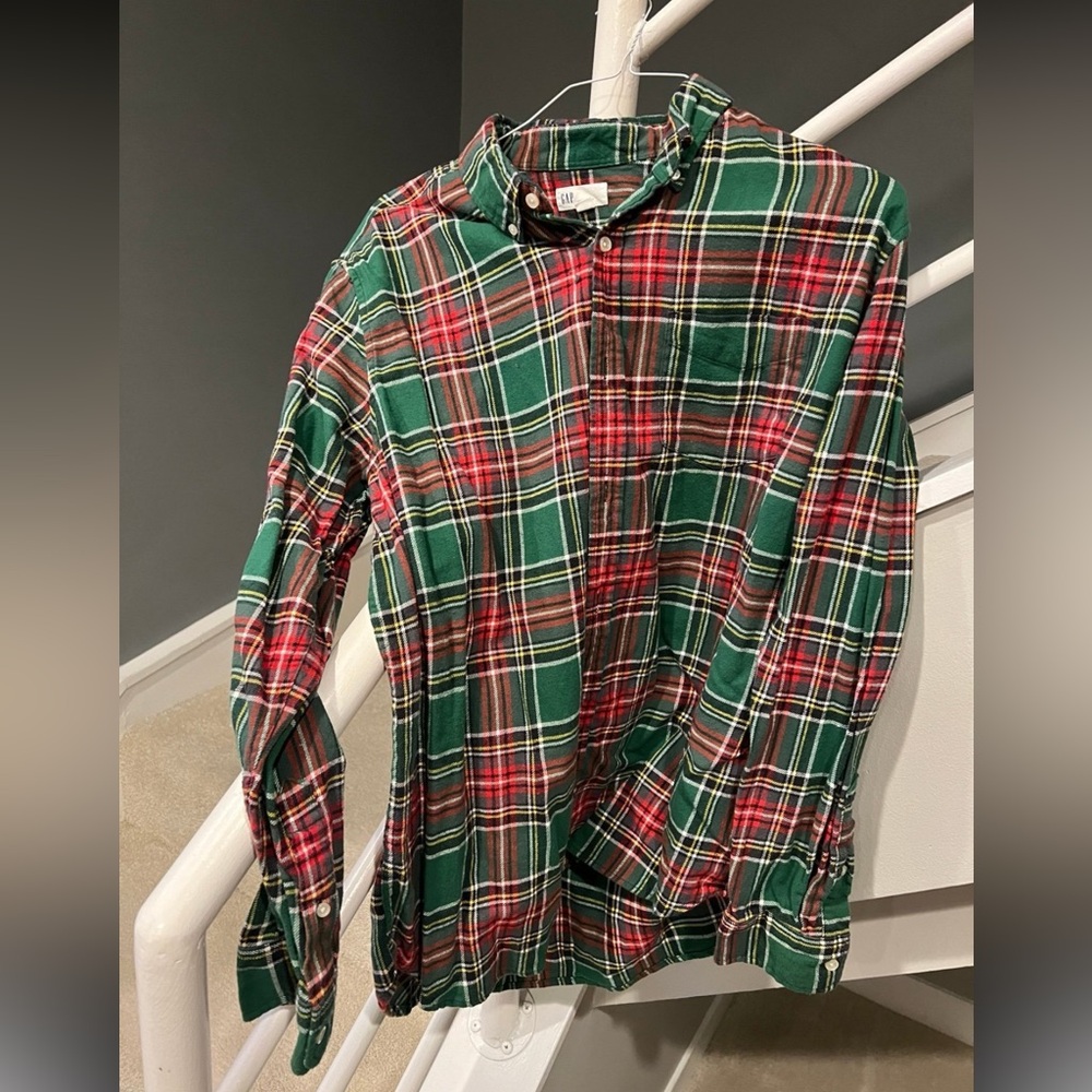 GAP Men’s Plaid Flannel Shirt - XL Standard Fit - Green & Red